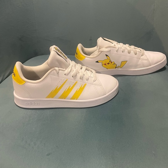 RARE FIND: Boys adidas Pokemon x Advantage J 'Pikachu shoes Size 3 US - Picture 5 of 15